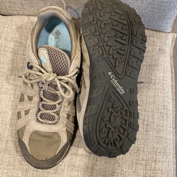 Columbia Hiking Boots - Picture 2 of 2